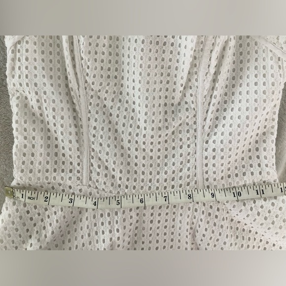 Guess | White Eyelet Dress | Size 0 - Picture 6 of 6